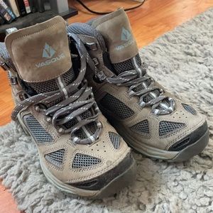 Vasque hiking boots, only wore a few times. Too tight for me.